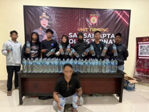 Polres Ternate Amankan 80 Botol Cap Tikus Ilegal Jelang Ramadan