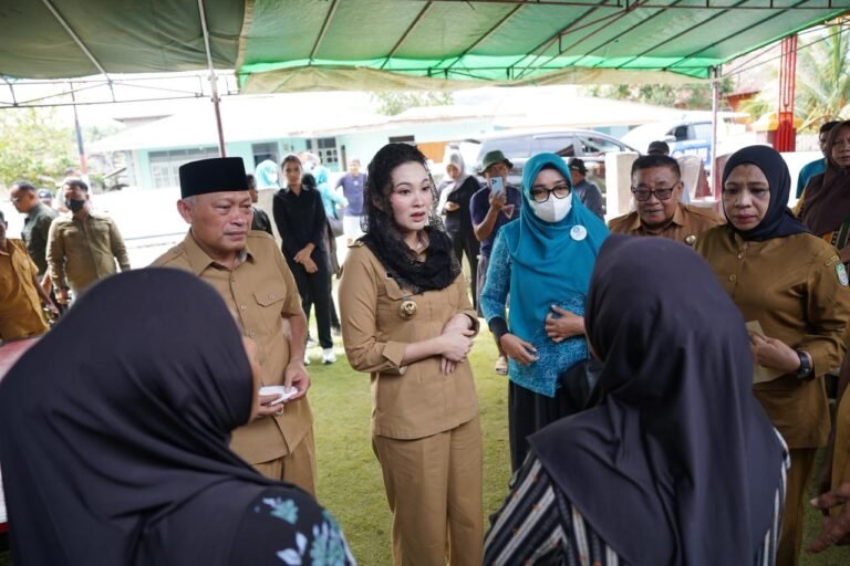 Pemprov Malut Hadir di Tengah Duka, Sherly Tjoanda Beri Dukungan Moril bagi Keluarga Korban Longboat