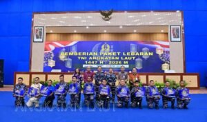 Ribuan Prajurit dan PNS TNI AL Terima Paket Lebaran dari TNI AL dan Mitra Perbankan