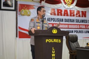 Kapolda Sulsel Berikan Pengarahan kepada Personel Polres Luwu Utara, Tekankan Profesionalitas dan Disiplin Anggota