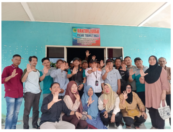 WUJUDKAN LINGKUNGAN AMAN, LURAH PASAR TEBING TINGGI GELAR RAPAT PENGAMANAN JAGA MALAM BERSAMA RT/RW