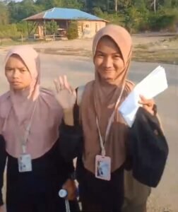 SSEKOLAH KERJA NYATA: 25 PESERTA LAKSANAKAN KEGIATAN SOSIAL DAN OBSERVASI DI KAMPUNG MERANCANG HULU, BERAU