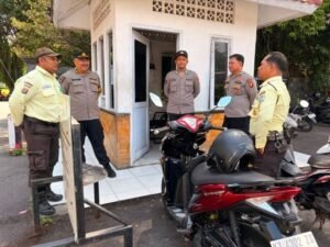 SPKT Polda Kaltim Tingkatkan Kamtibmas melalui Patroli Dialogis di Gedung Banua Patra