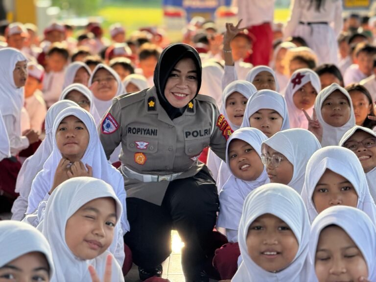 Polantas Menyapa, Ditlantas Polda Kaltim Tanamkan Budaya Tertib Berlalu Lintas Sejak Dini